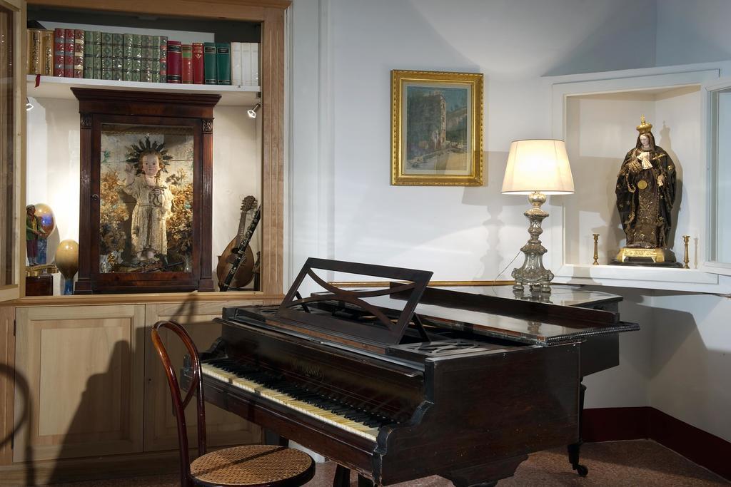 Apartamento Domus Decumana a Palazzo Petrucci Nápoles Habitación foto