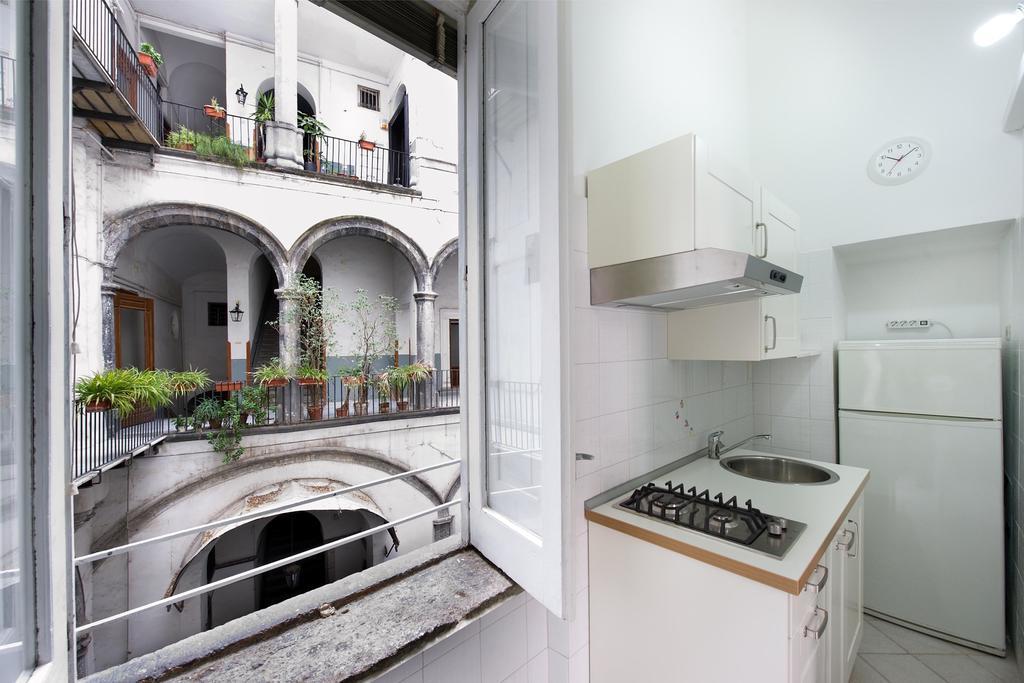 Apartamento Domus Decumana a Palazzo Petrucci Nápoles Habitación foto